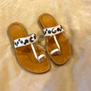Cole Haan beige toe loop sandals. 5.5B
